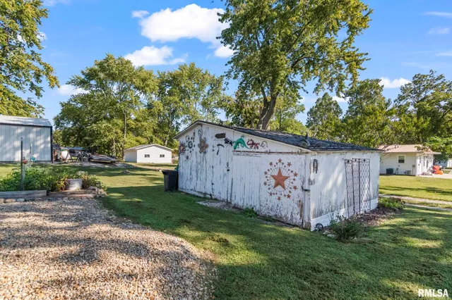 $164,900 | 308 Dayton Street, Tower Hill, IL 62571