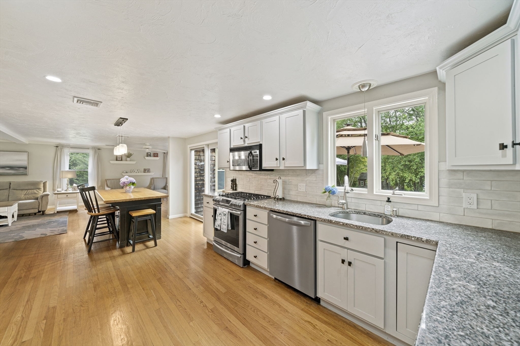12 Hillcrest Road Kingston, MA 02364 - Photo 8 of 40