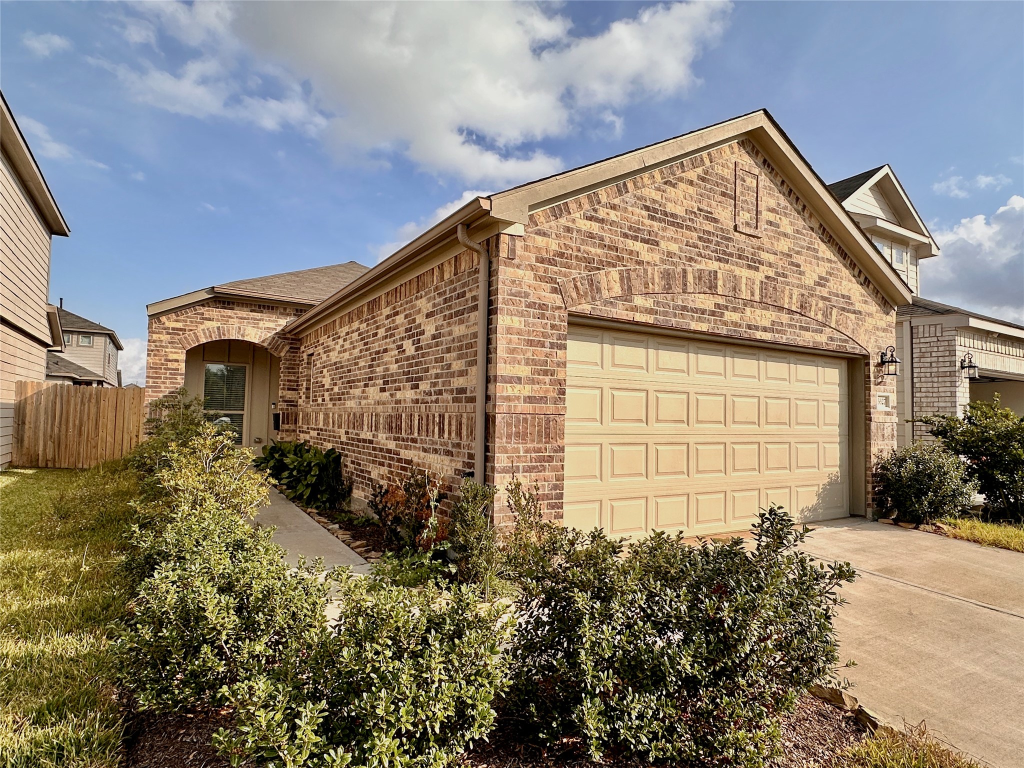 13327 Myrtle Meadows Lane Houston, TX 77048 - Photo 2 of 22