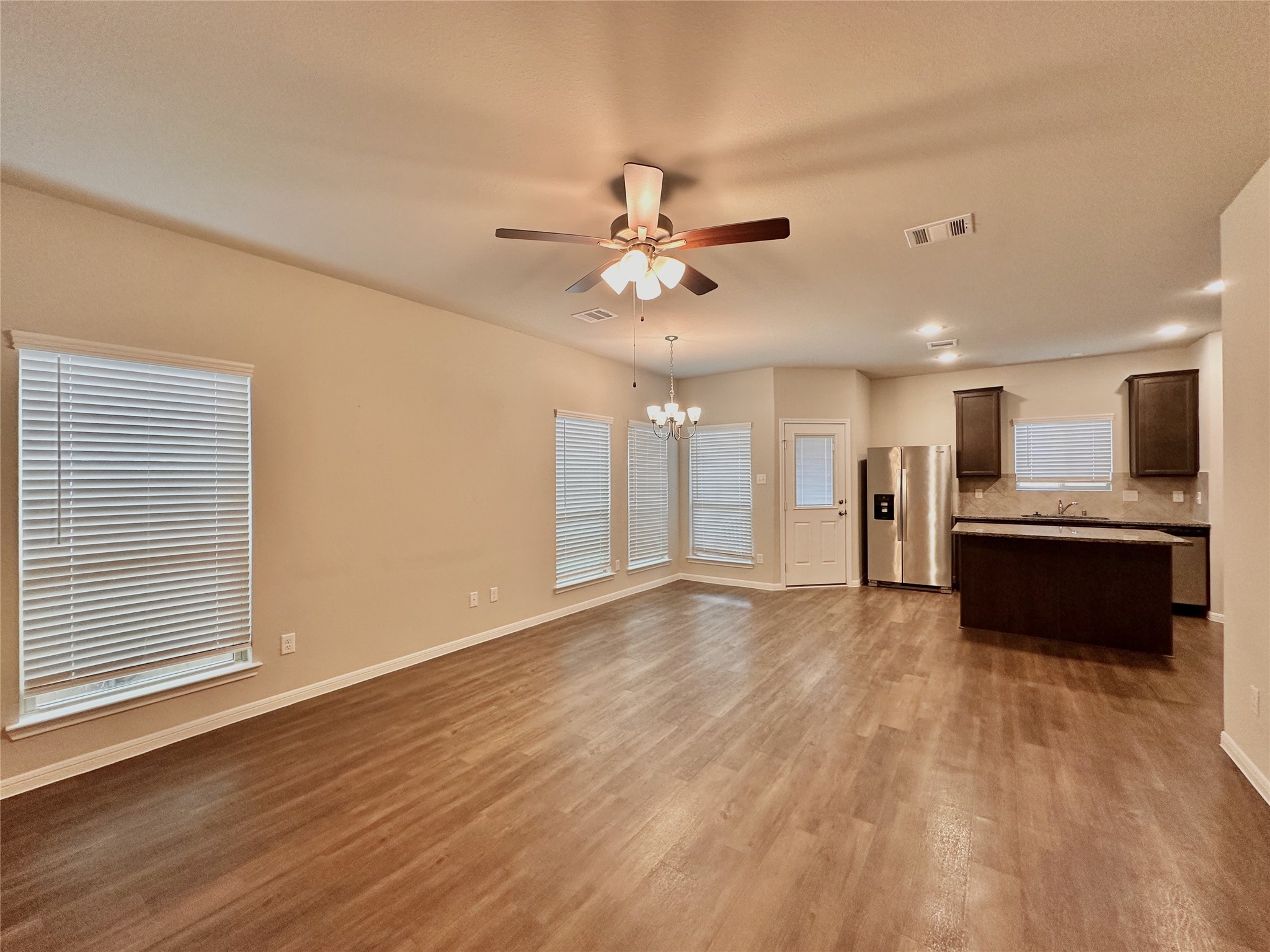 13327 Myrtle Meadows Lane Houston, TX 77048 - Photo 4 of 22