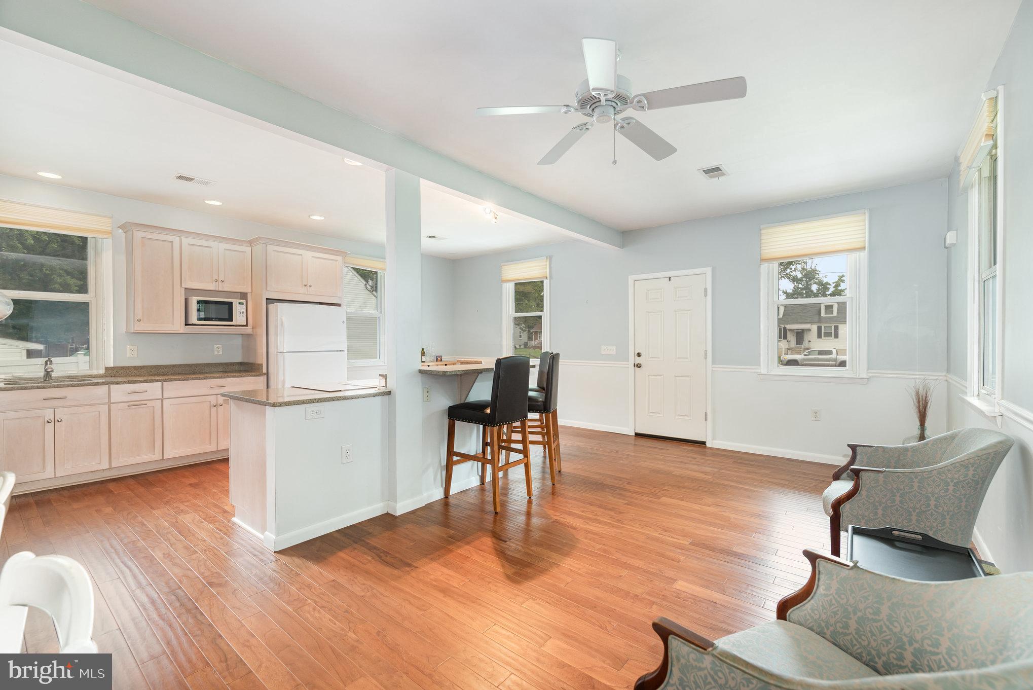 326 Wye Road Baltimore, MD 21221 - Photo 7 of 56 a living room with furniture and kitchen view