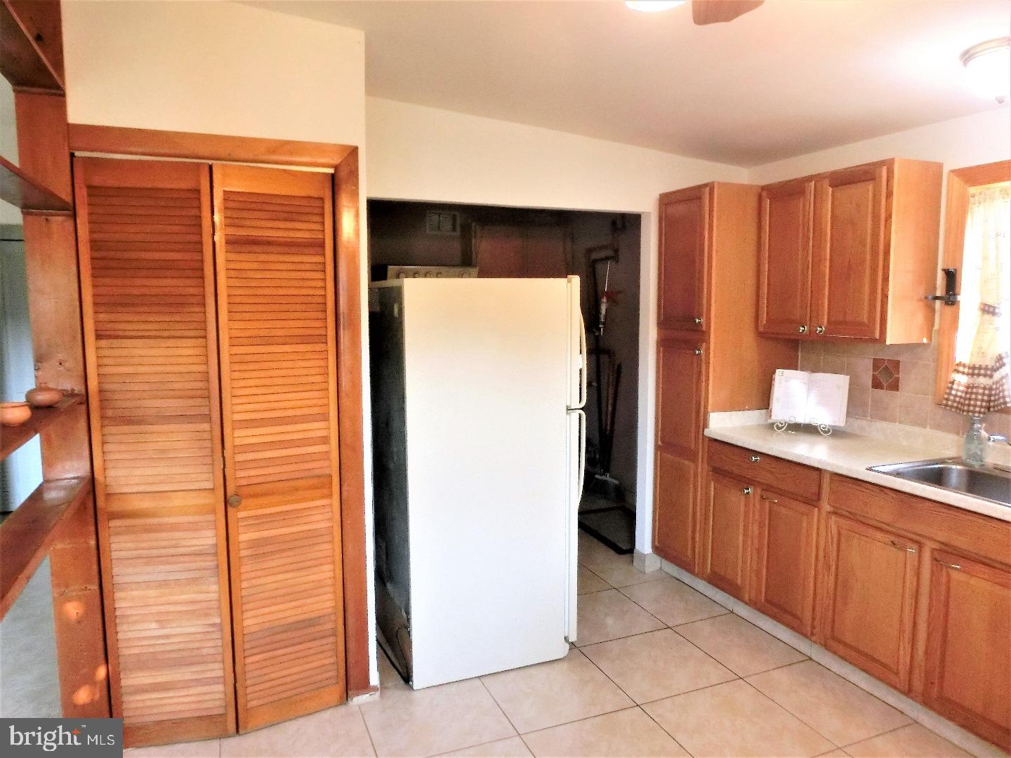9305 Rising Sun Avenue Philadelphia, PA 19115 - Photo 14 of 25 Kitchen