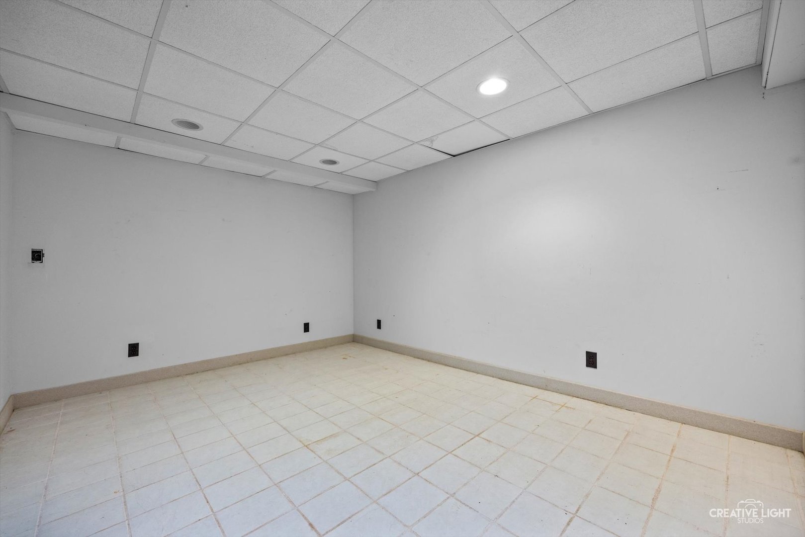 1325 East Lake Avenue Glenview, IL 60025 - Photo 42 of 43 a view of room