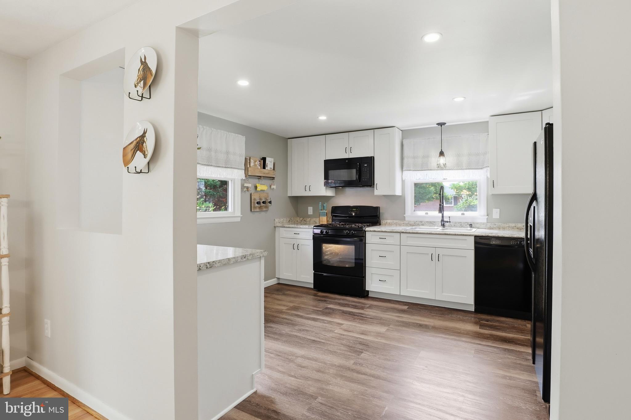 137 Ridgefield Drive York, PA 17403 - Photo 10 of 41 Updated bright open kitchen