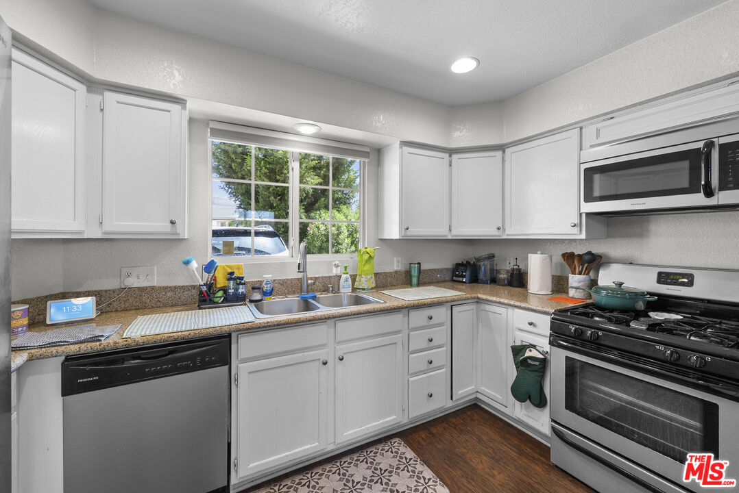 719 East Pleasant Valley Road Port Hueneme, CA 93041 - Photo 12 of 42