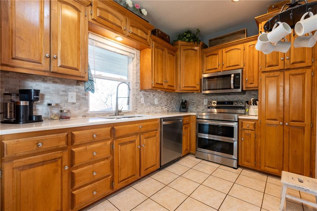 620 Liberty Road Smithville, MO 64089 - Photo 12 of 53