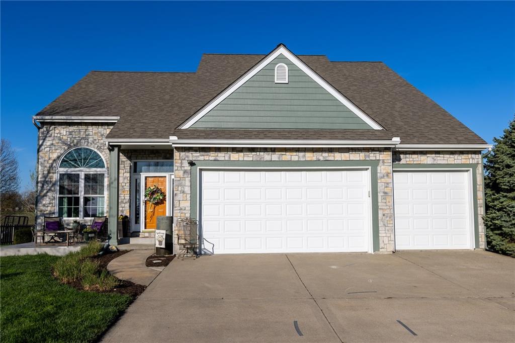 620 Liberty Road Smithville, MO 64089 - Photo 2 of 53