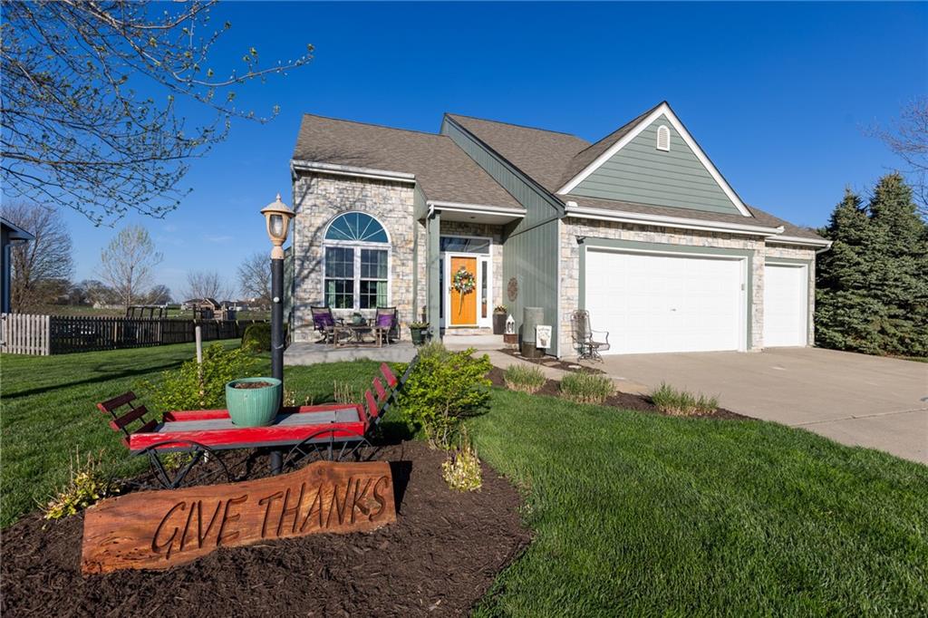 620 Liberty Road Smithville, MO 64089 - Photo 3 of 53