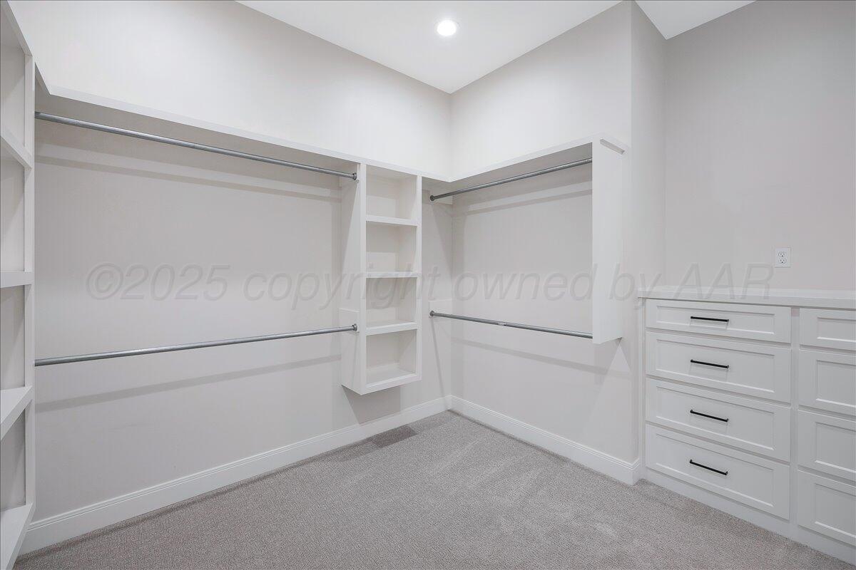10200 Cactus Flower Road Amarillo, TX 79119 - Photo 23 of 34 23-Primary Closet