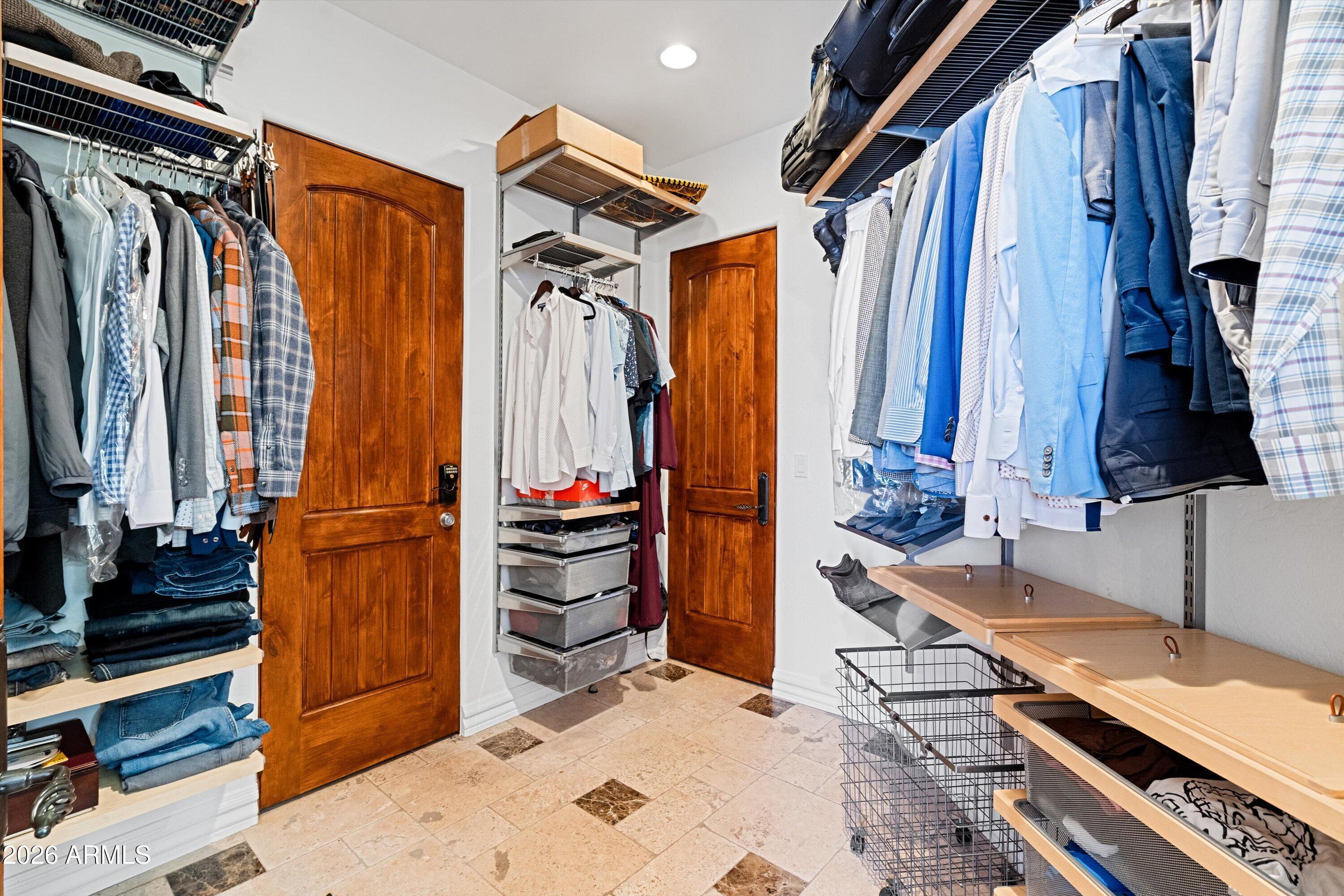 1823 West Maddock Road Phoenix, AZ 85086 - Photo 49 of 121 049-Master Closet