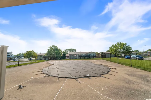 a view of an outdoor space and city view