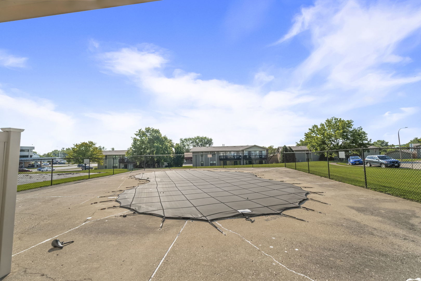 a view of an outdoor space and city view