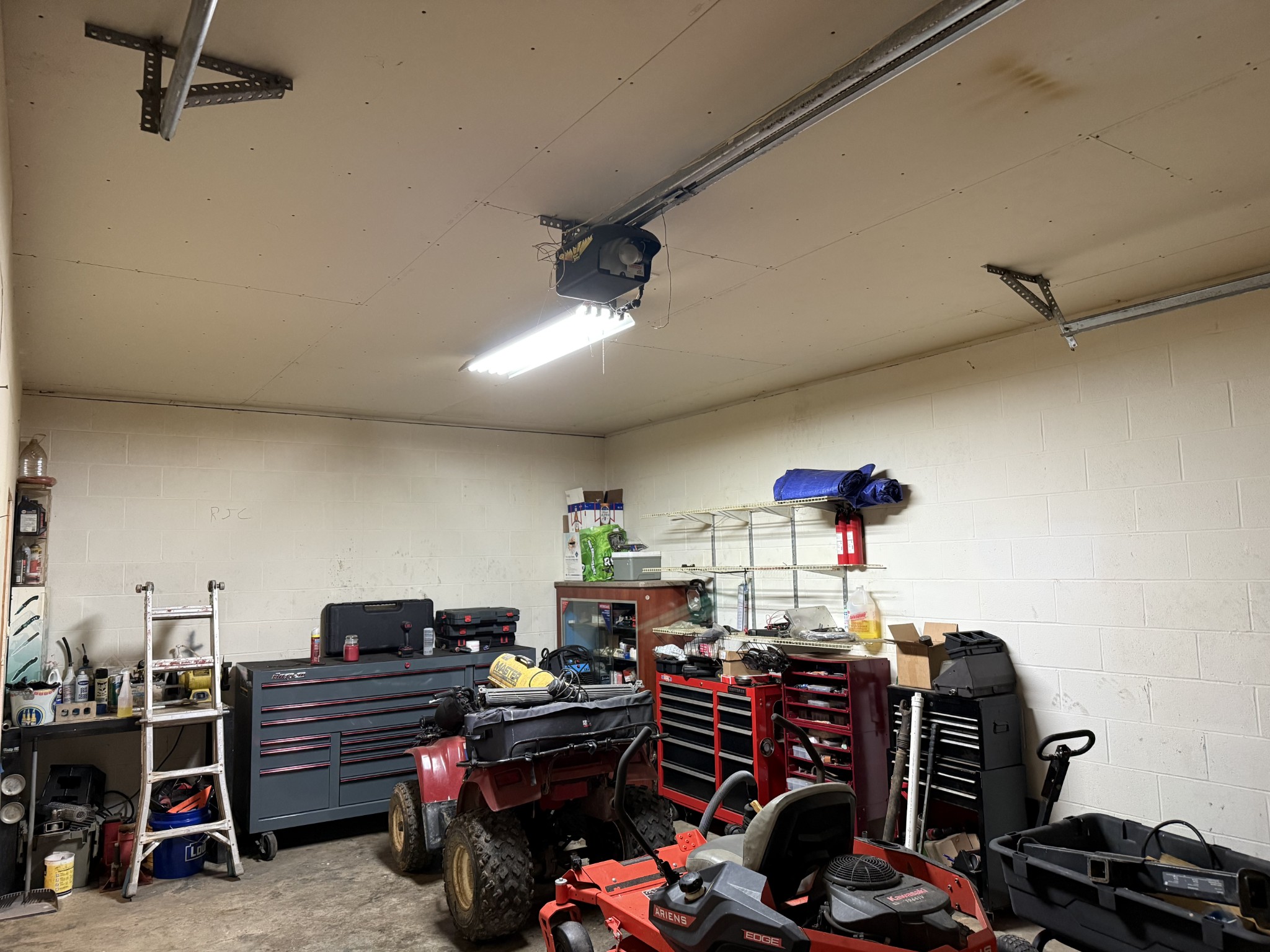 581 Shady Grove Road Bloomington Springs, TN 38545 - Photo 41 of 42 a room with gym equipment and a mirror