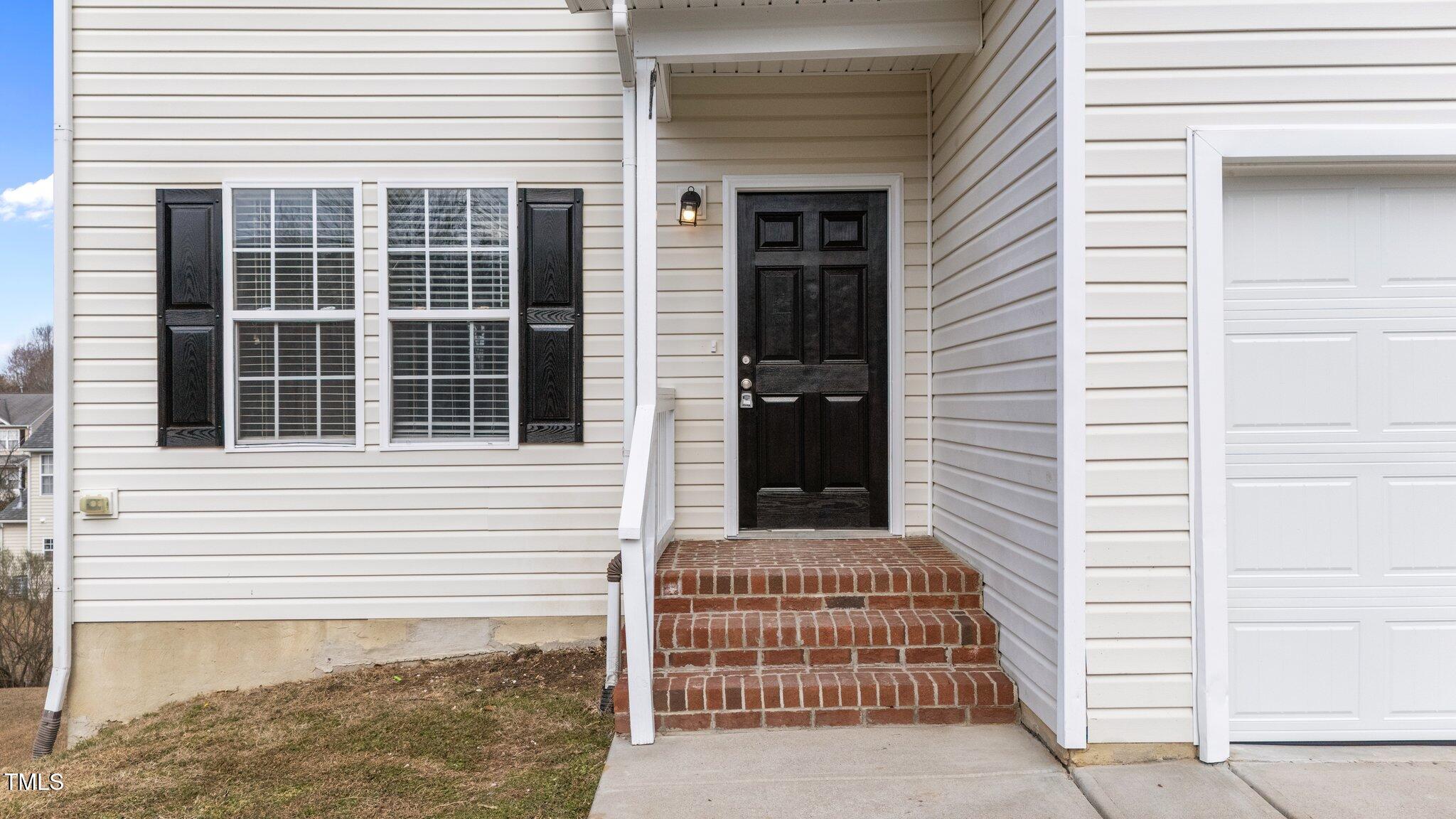 7041 Spanglers Spring Way Raleigh, NC 27610 - Photo 5 of 44 5-web-or-mls-DJI_20250124122915_0977_D