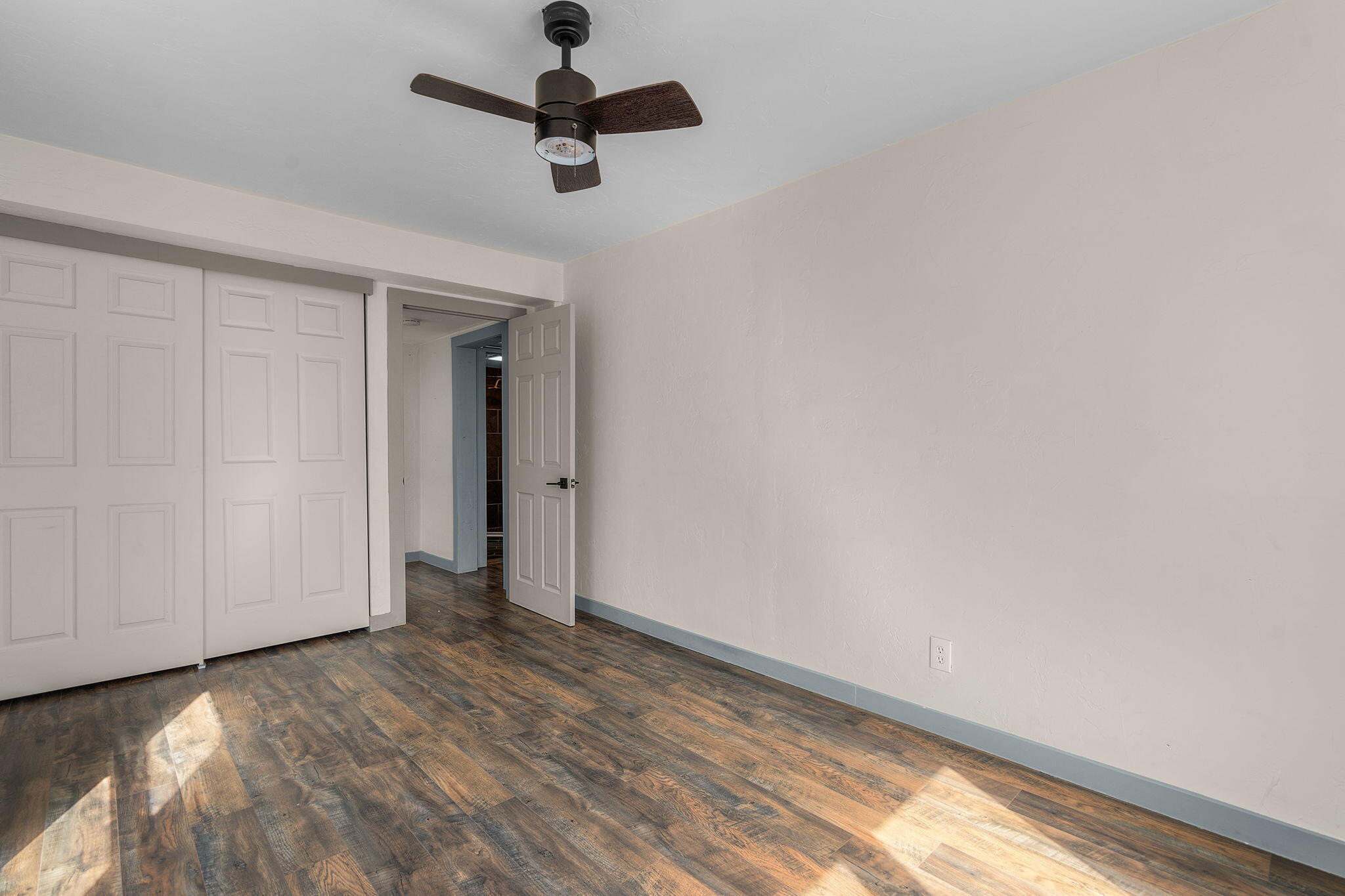 227 Southwest 11th Street Redmond, OR 97756 - Photo 17 of 25 2024_05_03_227_sw_11th_st_rdm-21