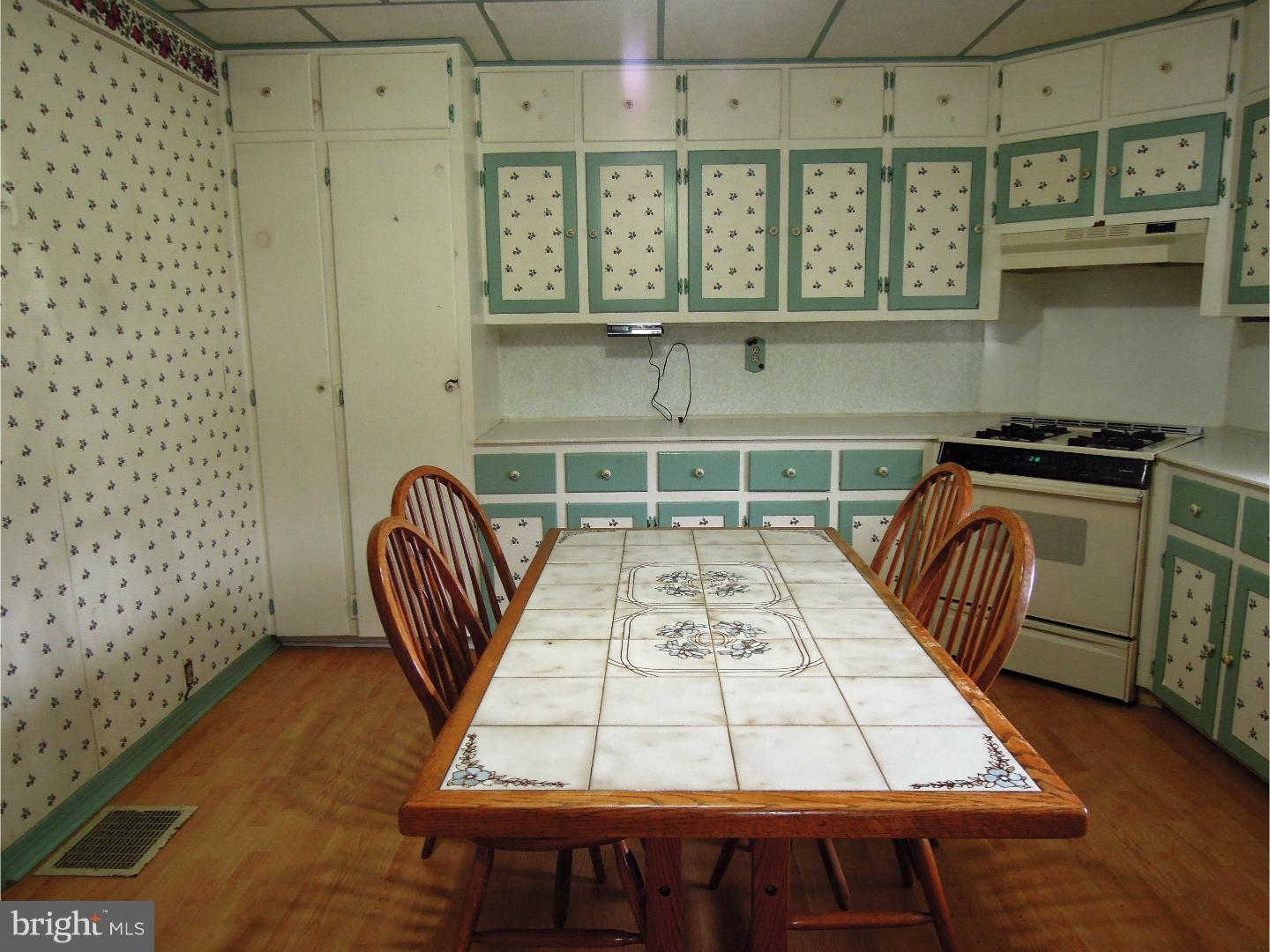 211 Ridge Valley Road Sellersville, PA 18960 - Photo 3 of 10 Kitchen