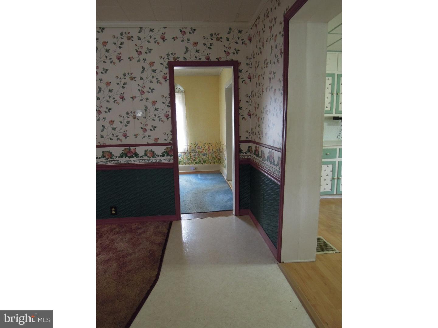 211 Ridge Valley Road Sellersville, PA 18960 - Photo 7 of 10 Foyer