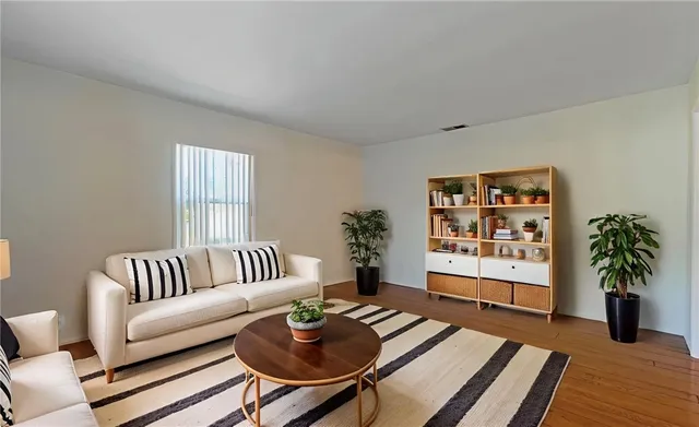 $965,999 | 7664 Beckett Street, Tujunga, CA 91042