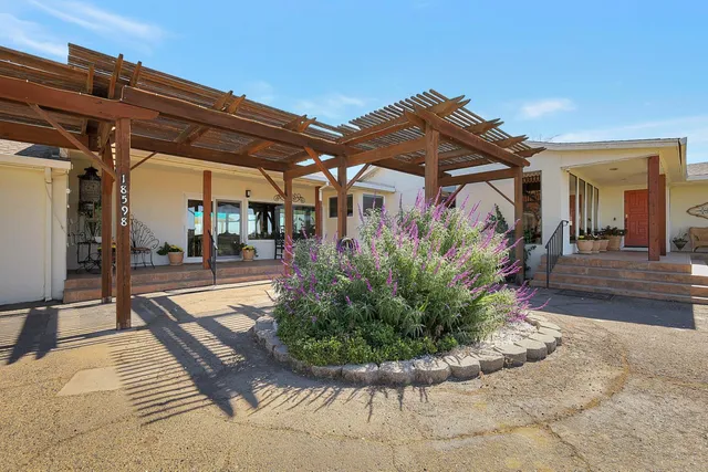 $1,375,000 | 18598 Highway 113, Knights Landing, CA 95645