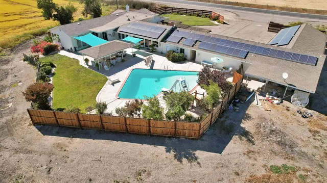 $1,375,000 | 18598 Highway 113, Knights Landing, CA 95645