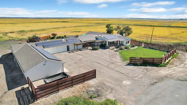 $1,375,000 | 18598 Highway 113, Knights Landing, CA 95645