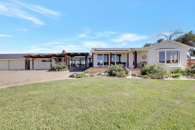 $1,375,000 | 18598 Highway 113, Knights Landing, CA 95645
