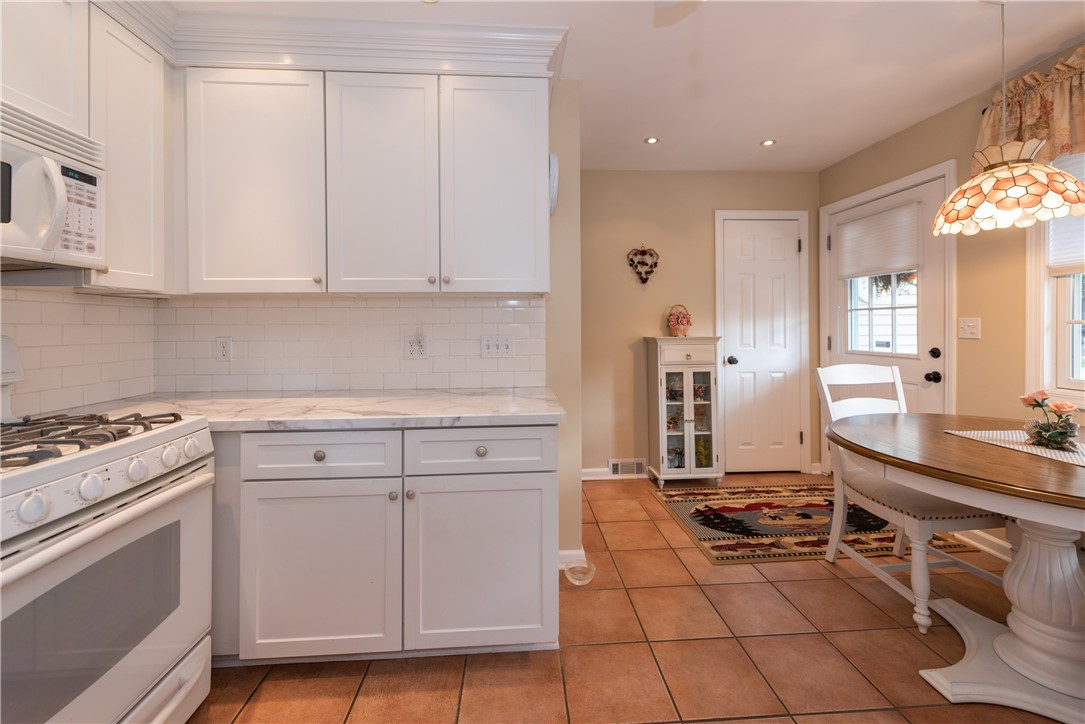 261 Brookview Drive Irondequoit, NY 14617 - Photo 12 of 30