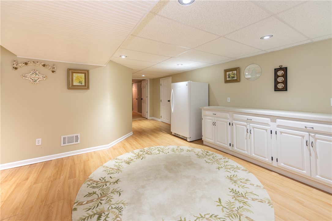 261 Brookview Drive Irondequoit, NY 14617 - Photo 18 of 30