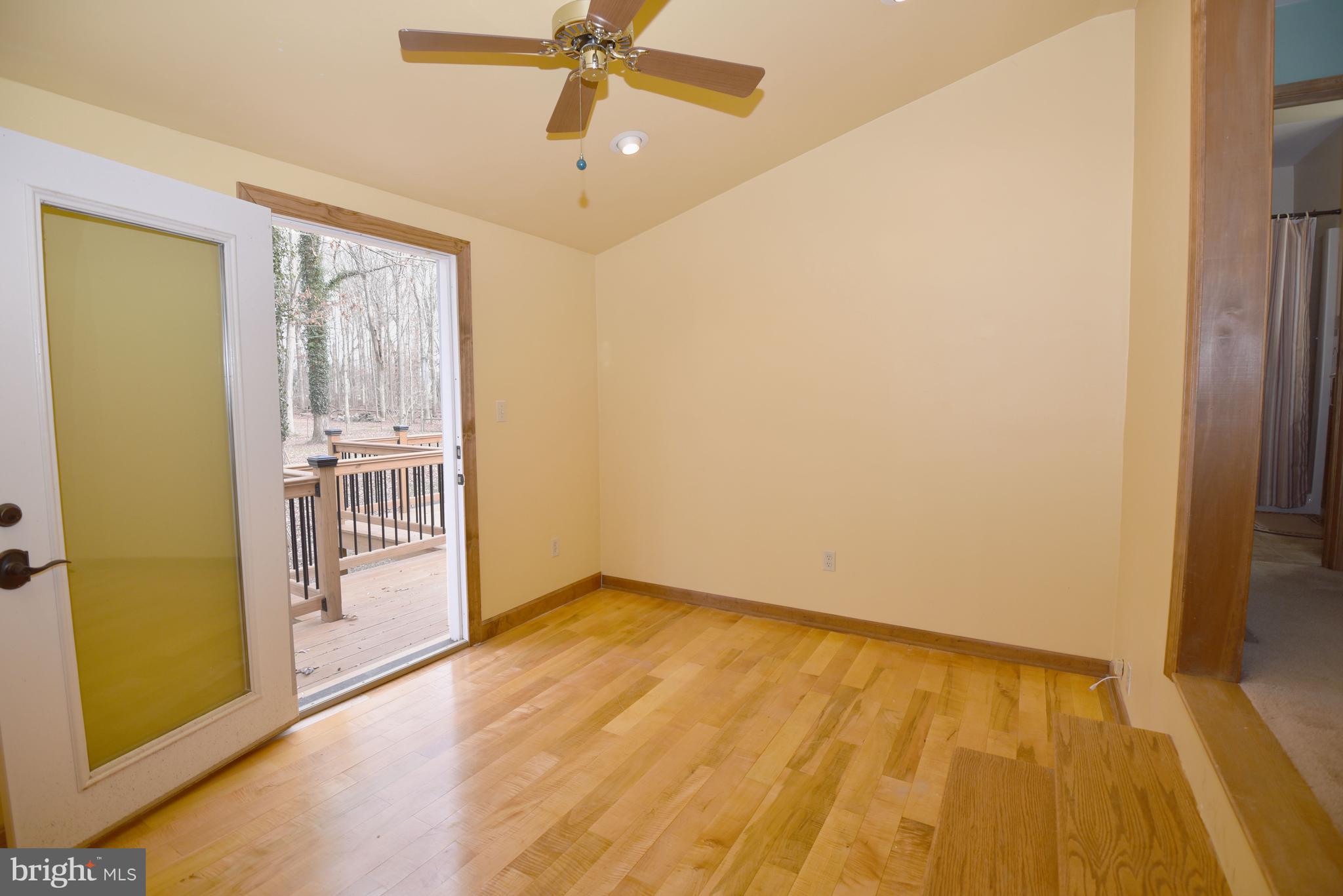 933 Woods Road Bear, DE 19701 - Photo 23 of 27 Private access to rear deck