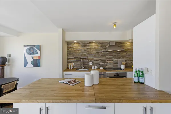 $350,000 | 4740 Connecticut Avenue Northwest, Unit 706, Washington, DC 20008