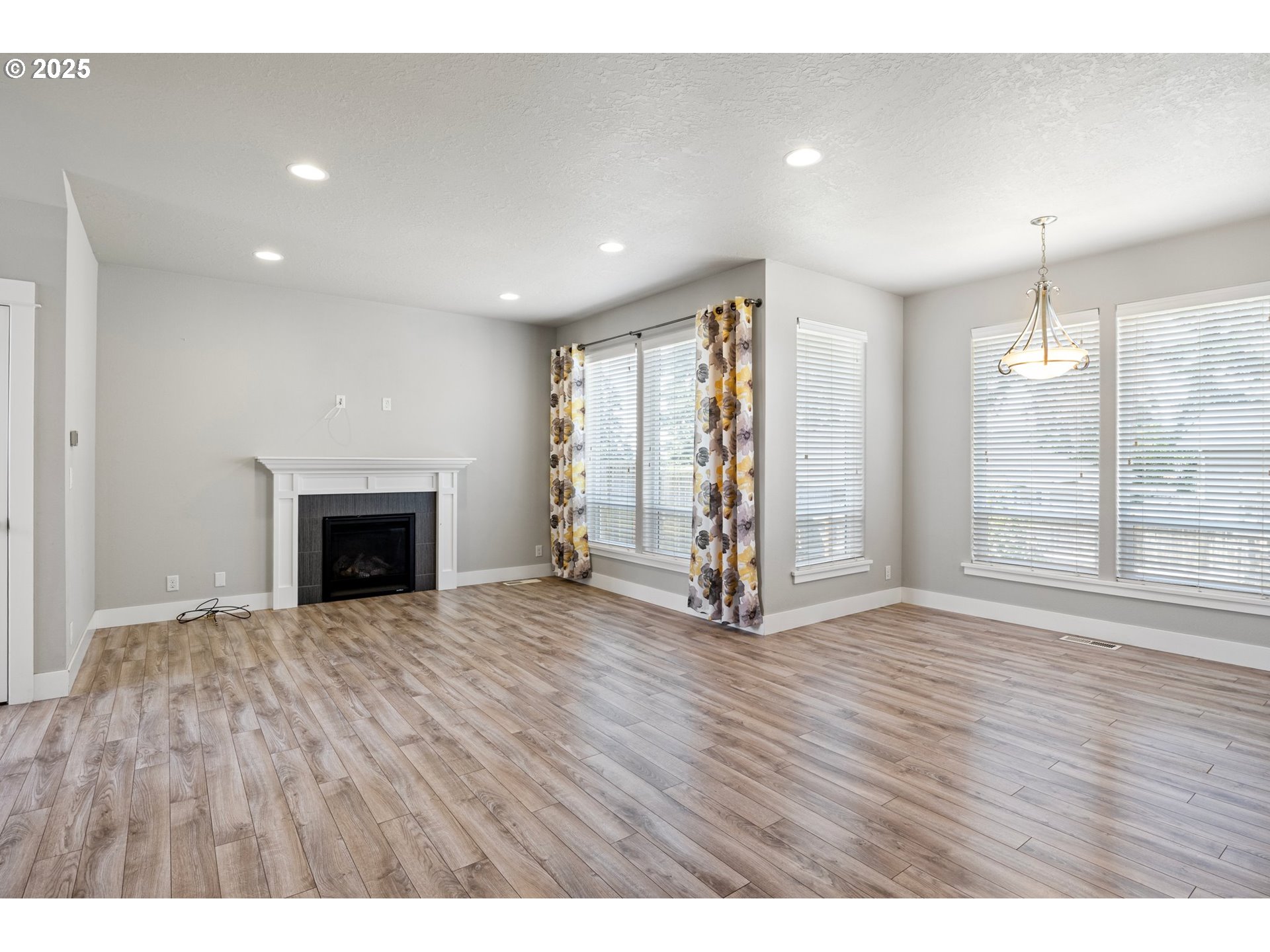 229 South 70th Street Springfield, OR 97478 - Photo 6 of 43