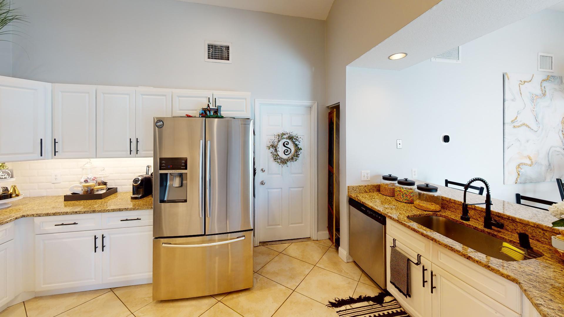 22592 Sea Bass Drive Boca Raton, FL 33428 - Photo 14 of 60 Kitchen