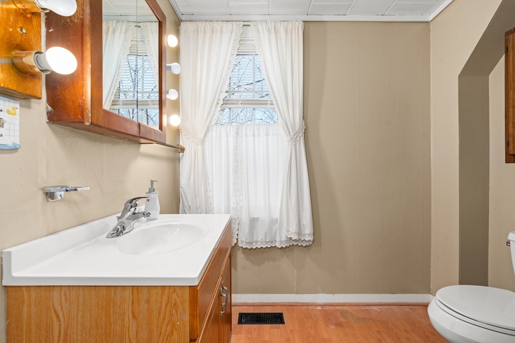 23 Old Sunderland Road Montague, MA 01351 - Photo 10 of 42 Gallery Image 10