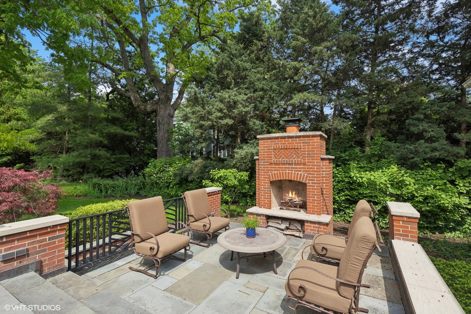 650 East Deerpath Road Lake Forest, IL 60045 - Photo 38 of 45 an outdoor space with furniture