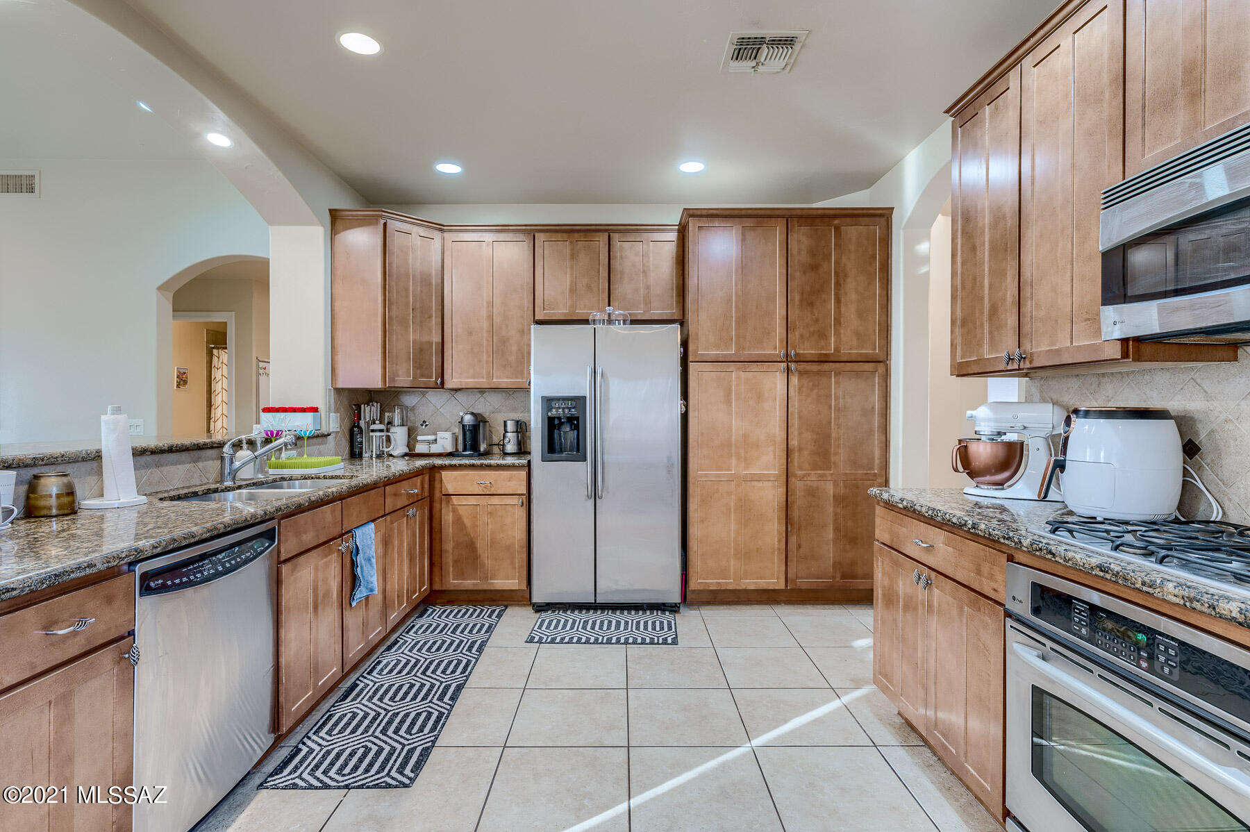 6905 East Cloud Road Tucson, AZ 85750 - Photo 2 of 32 Gallery Image 2