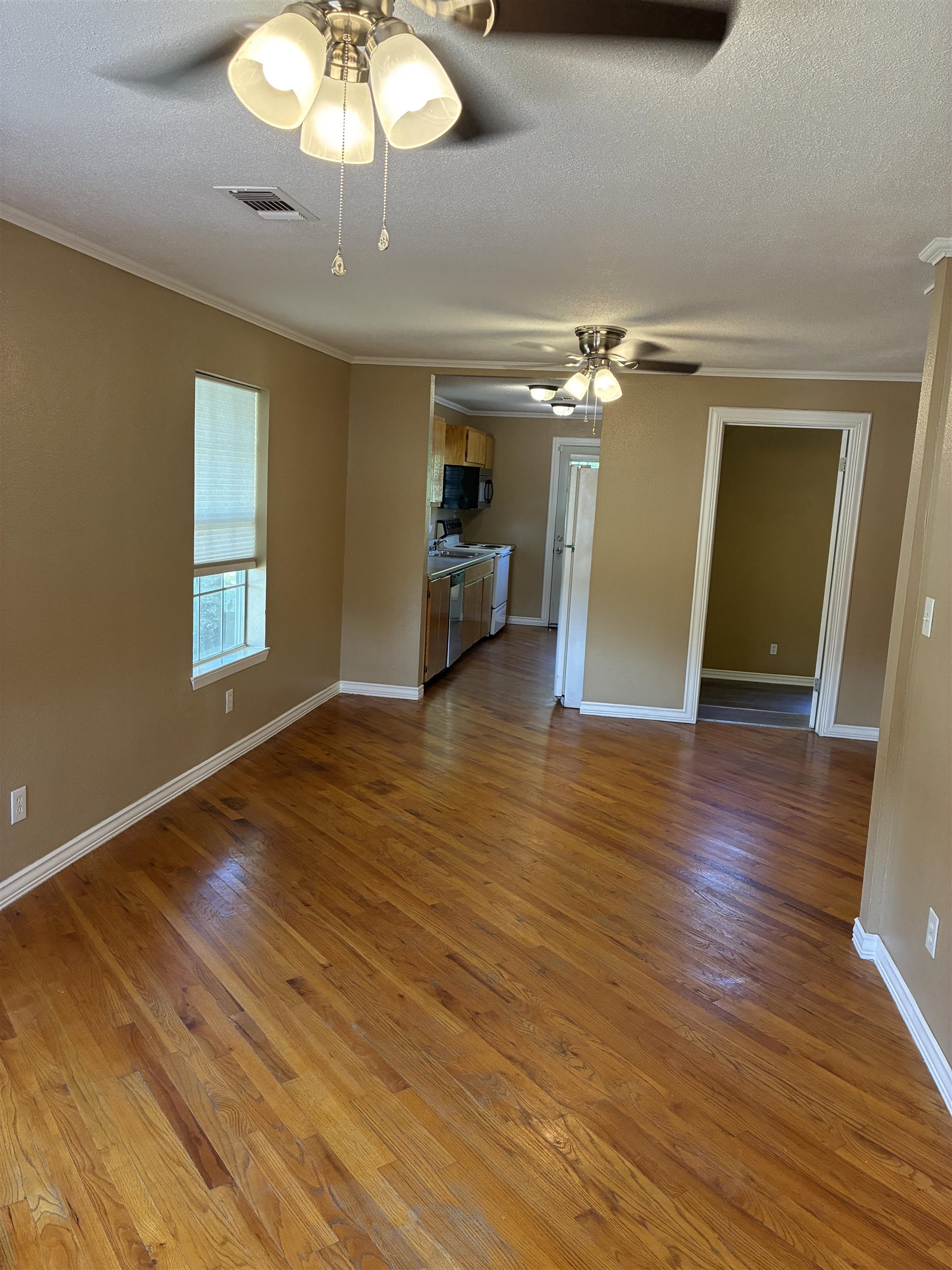 301 North Rhomberg Street Burnet, TX 78611 - Photo 5 of 27