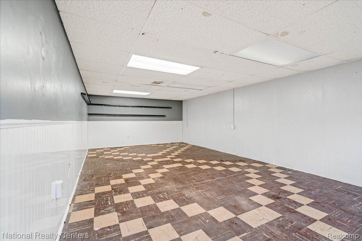 9005 Henry Ruff Road Livonia, MI 48150 - Photo 11 of 22 Gallery Image 11