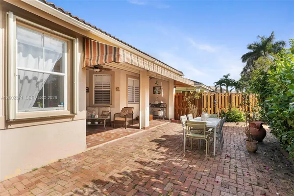 $739,999 | 16368 Southwest 43rd Terrace, Miami, FL 33185