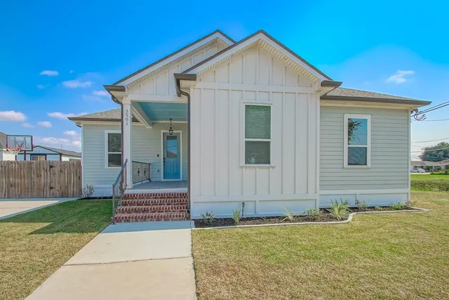 $2,500 | 3501 Gallo Drive, Chalmette, LA 70043