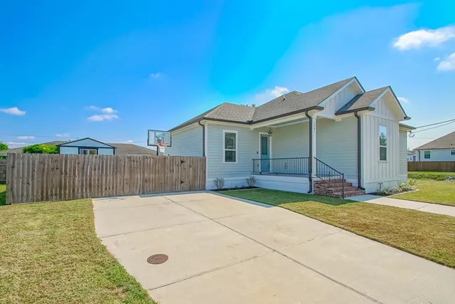 $2,500 | 3501 Gallo Drive, Chalmette, LA 70043