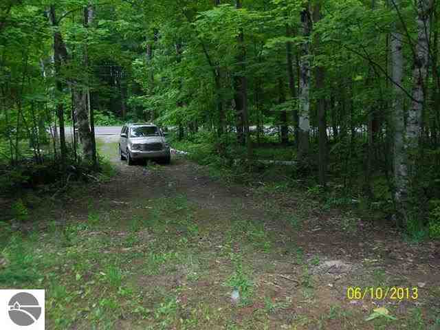 2290 North Jacobson Road Suttons Bay, MI 49682 - Photo 9 of 13 1787536-8.JPG
