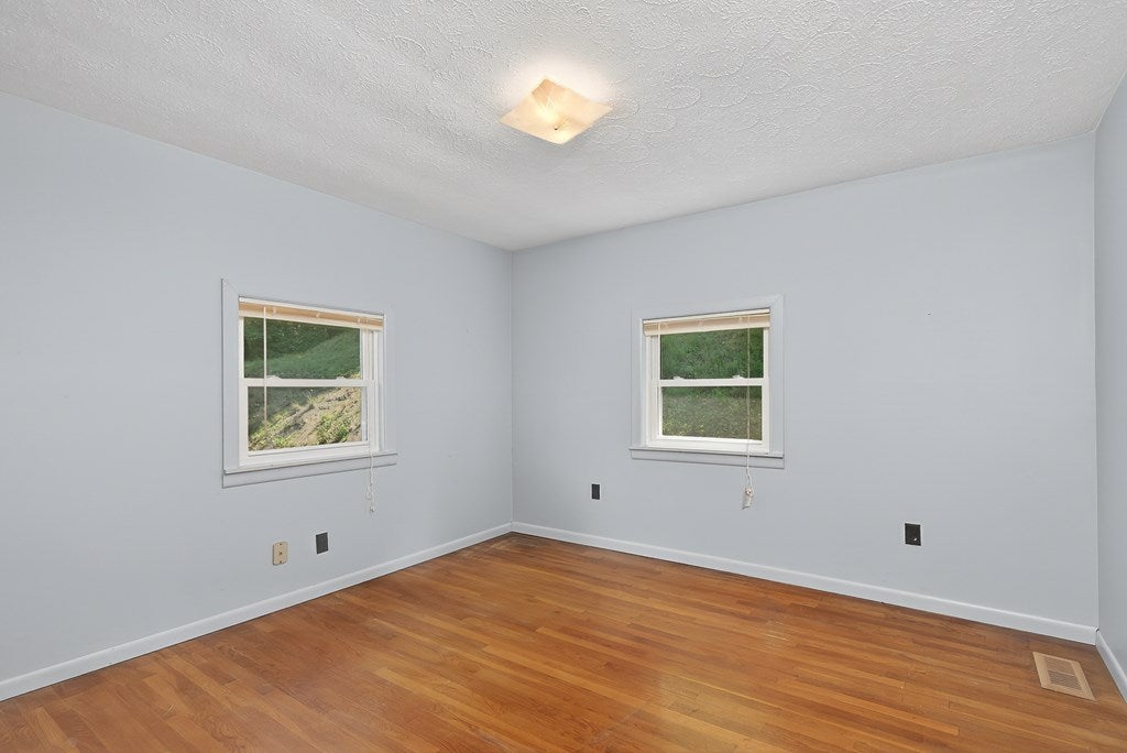 22129 Fisher Hollow Road Damascus, VA 24236 - Photo 26 of 38 Gallery Image 26