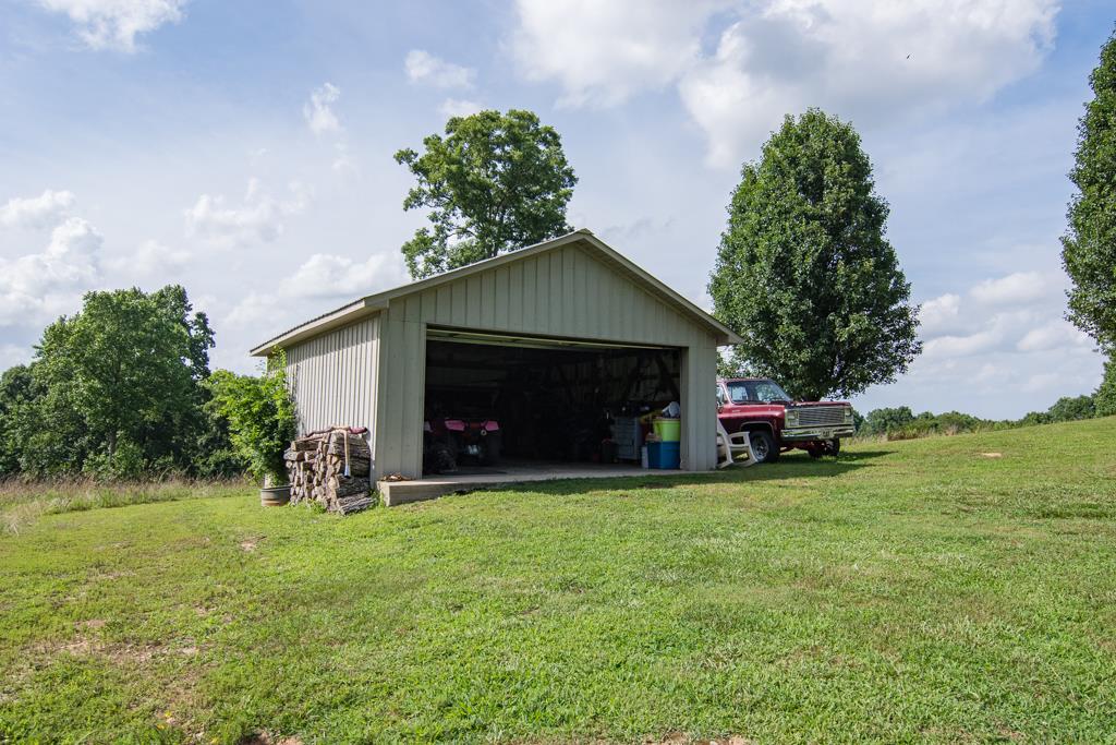 2195 Darrell Rye Road Erin, TN 37061 - Photo 23 of 26 Detached Garage