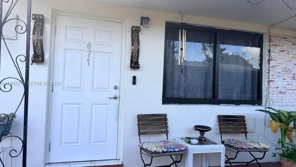 $2,500 | 673 West 30th Street, Unit 671, Hialeah, FL 33012
