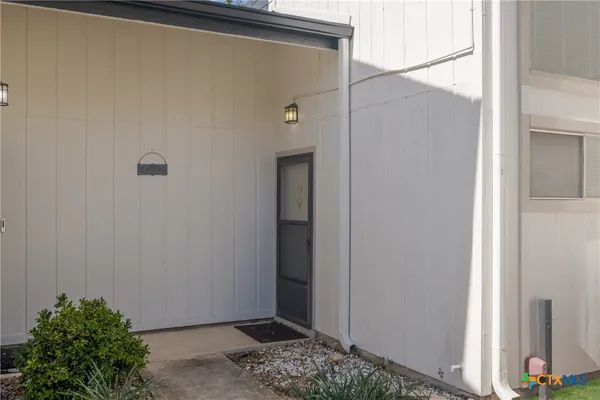 $1,395 | 1135 Parkview Drive, Unit C16, Canyon Lake, TX 78133