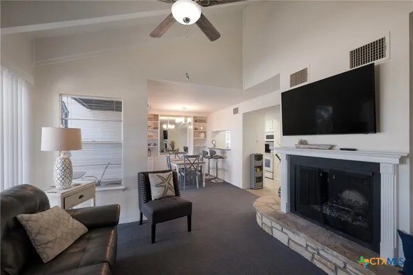 $1,395 | 1135 Parkview Drive, Unit C16, Canyon Lake, TX 78133