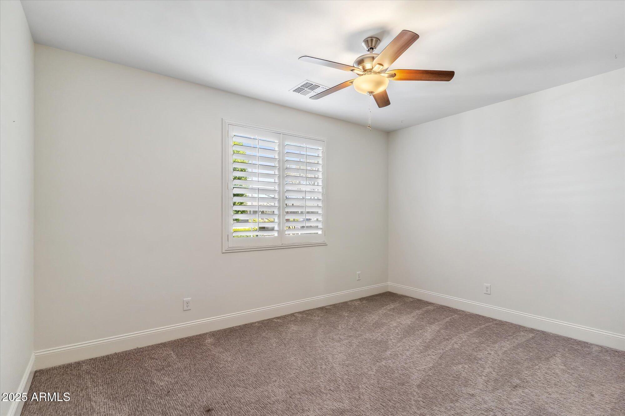 3655 East Piccadilly Road Phoenix, AZ 85018 - Photo 18 of 34 12-Bedroom