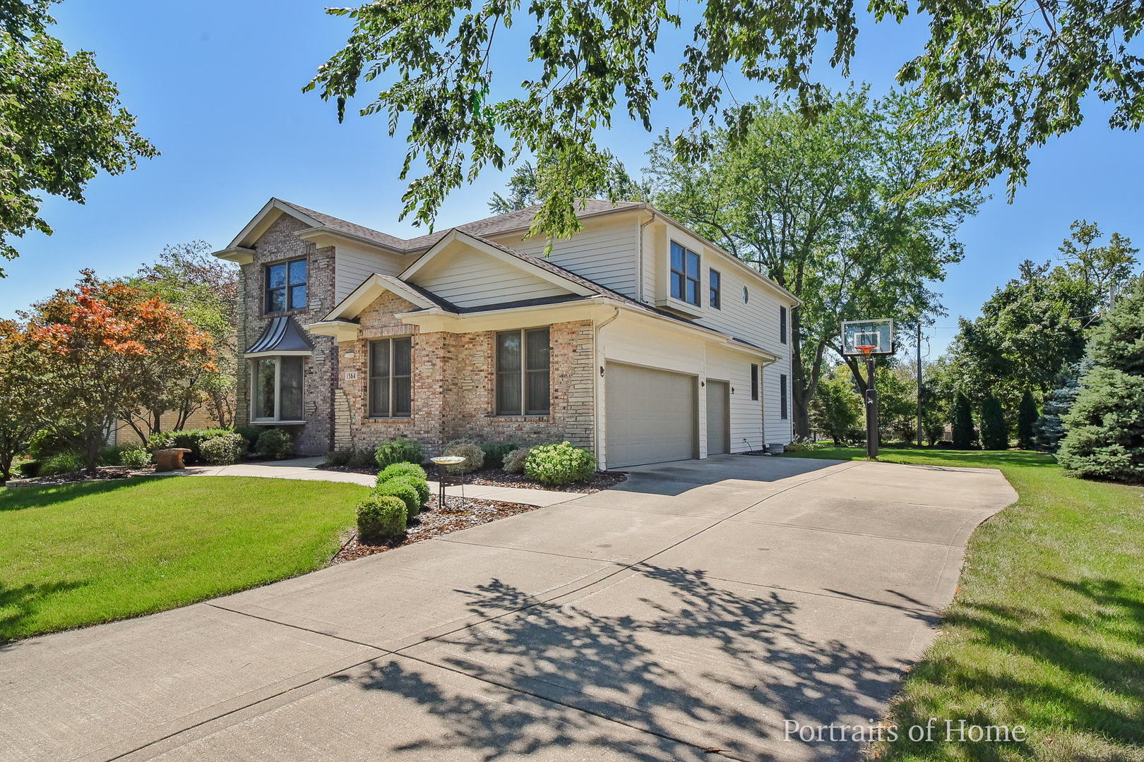 1364 Avalon Court Wheaton, IL 60189 - Photo 2 of 29