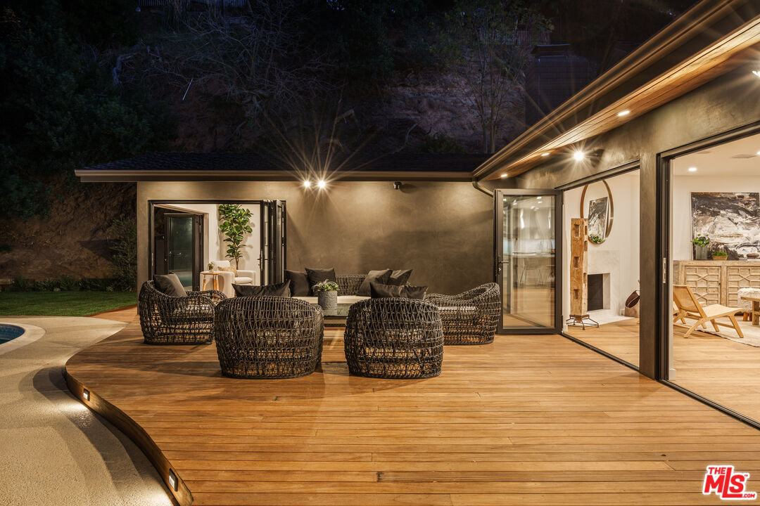 2658 Carmar Drive Los Angeles, CA 90046 - Photo 28 of 29