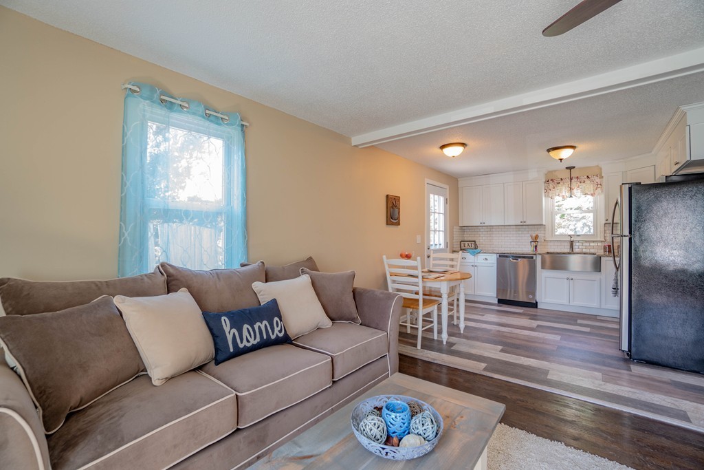 24 West Hill Road Springfield, MA 01109 - Photo 1 of 30